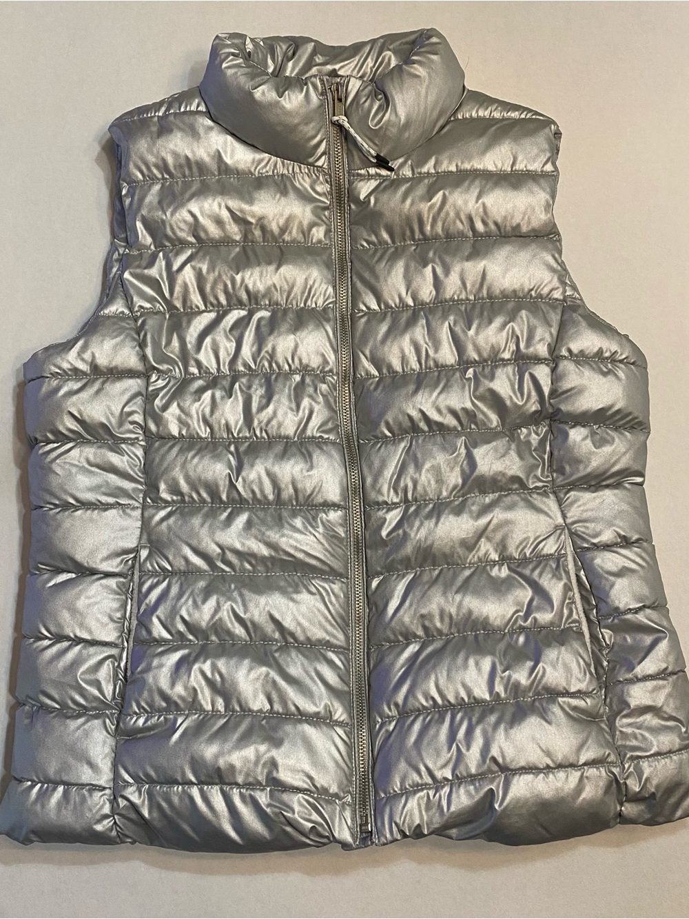 Gap Metallic Silver Puffer Vest – Size Small